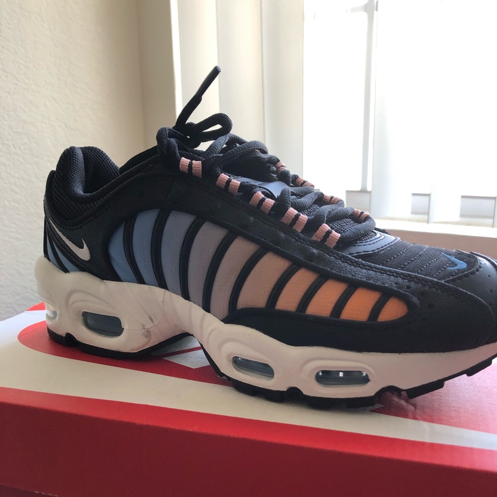 Nike tailwind